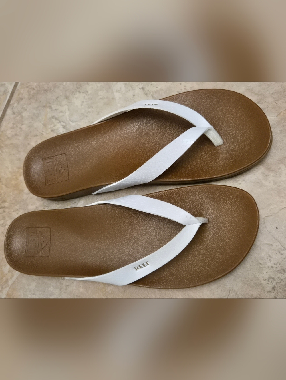 REEF Women's Cushion Court Sandals, Flip Flops, Shoes, White / Tan. Size 9. EUC!